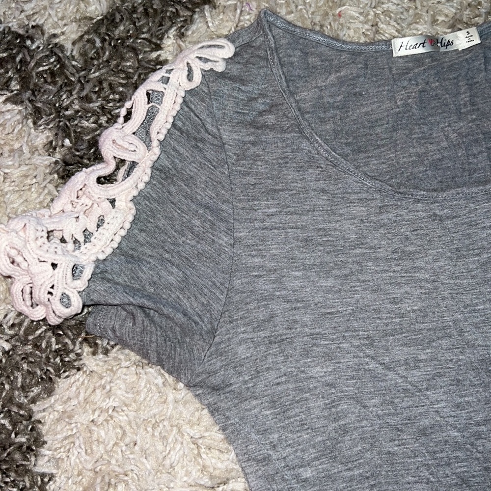 Grey top - Picture 2 of 2